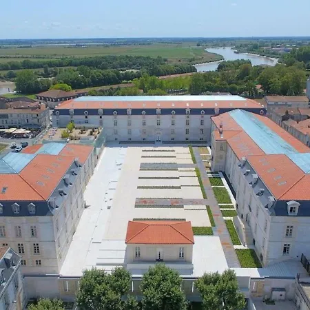 Rochefort, 1 Piece, 4 Personnes - Fr-1-246b-458 * Rochefort (Charente-Maritime)