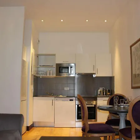 Rochefort, 1 Piece, 4 Personnes - Fr-1-246b-458 Apartment
